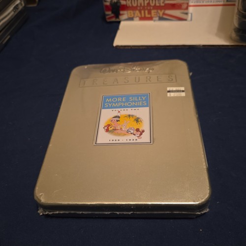 Walt disney treasures more - walt,